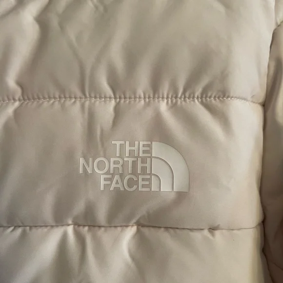 The North Face Women's Aconcagua 3 Puffer Jacket - Picture 8 of 10